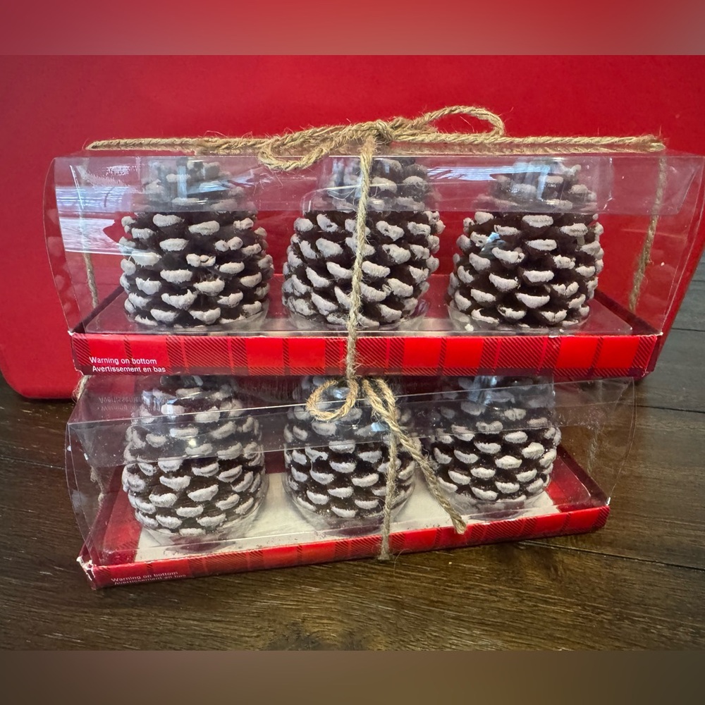 Set of 6 Pinecone Candles